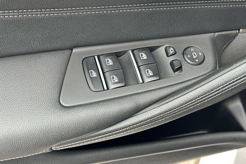 Used 2023 BMW 530e w/ Premium Package RWD image 11