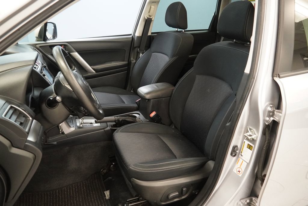 Used 2016 Subaru Forester 2.5i Premium w/ Popular Package #1 AWD/4WD image 4