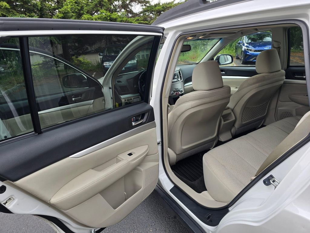 Used 2012 Subaru Outback 2.5i Premium AWD/4WD image 9