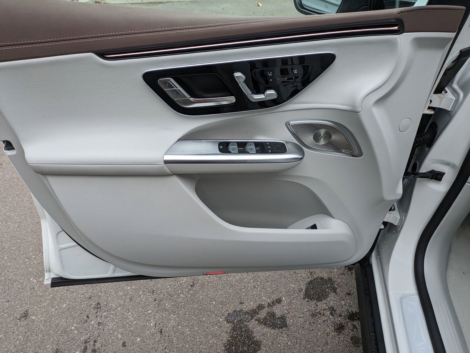 New 2025 Mercedes-Benz EQE 500 4MATIC SUV image 10