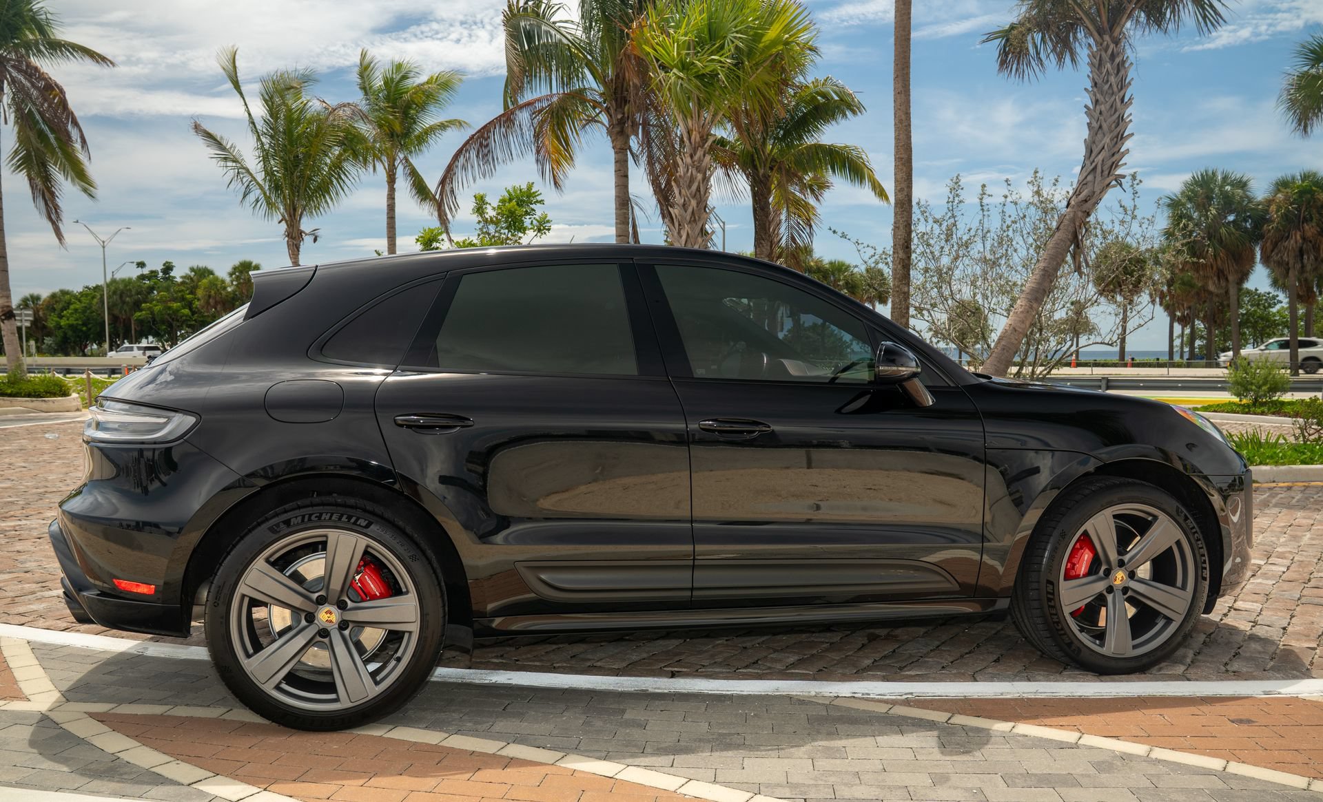 Used 2022 Porsche Macan GTS AWD/4WD image 5