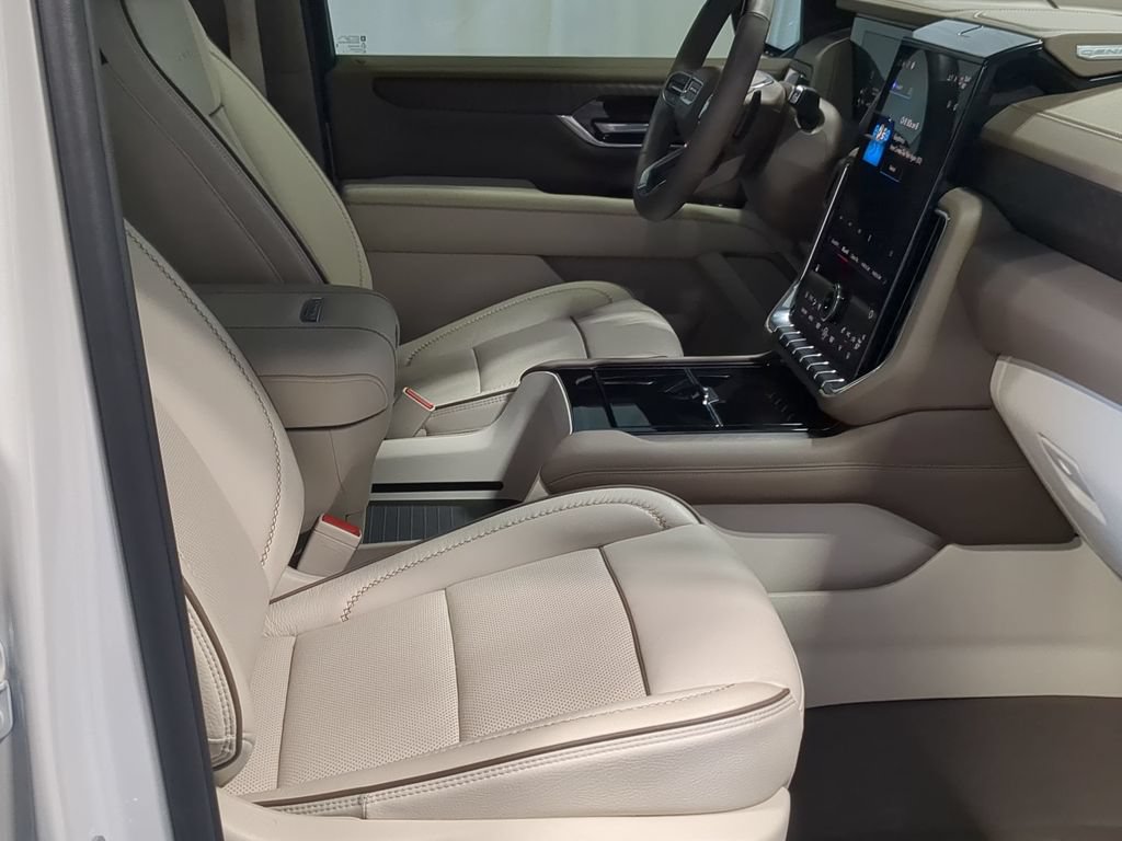 Used 2025 GMC Yukon Denali w/ Denali Reserve Package AWD/4WD image 27