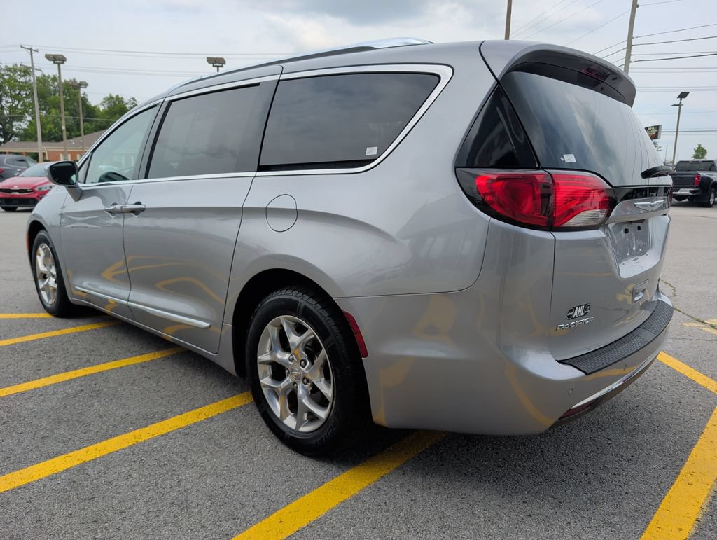 Used 2018 Chrysler Pacifica Limited FWD image 5