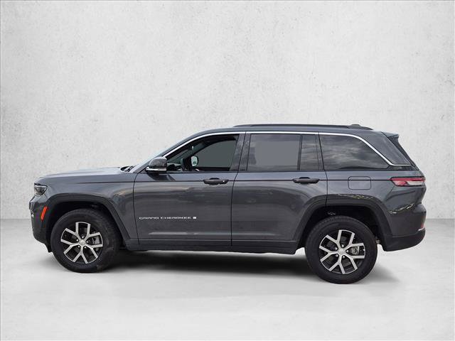 Used 2025 Jeep Grand Cherokee Limited RWD image 8
