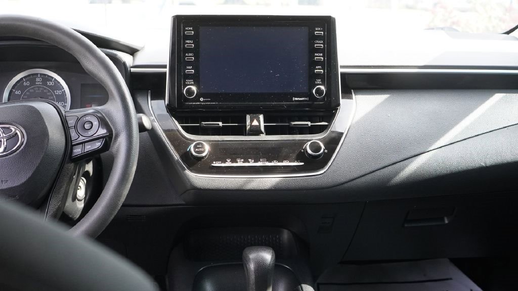 Used 2021 Toyota Corolla LE image 10
