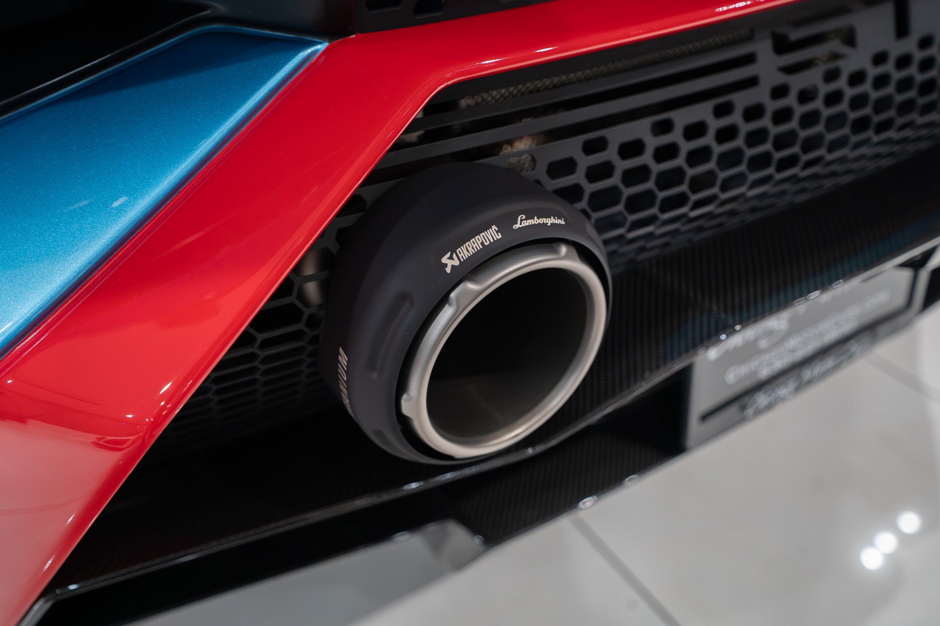 Used 2023 Lamborghini Huracan STO RWD image 52
