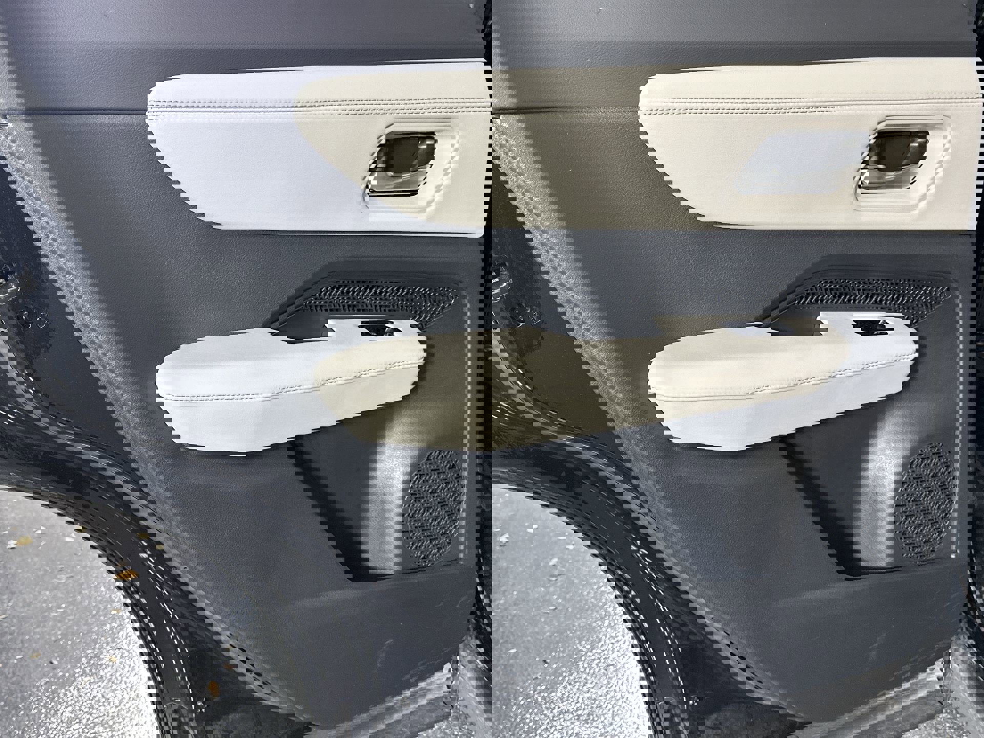 Certified 2023 Nissan Ariya AWD image 34