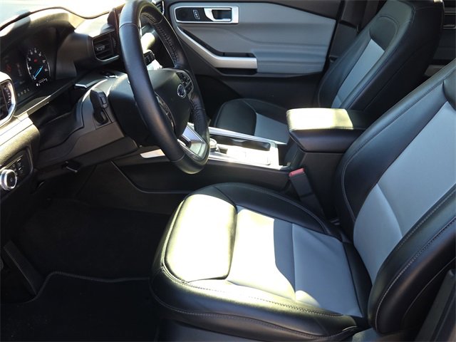 Certified 2022 Ford Explorer XLT w/ Equipment Group 202A image 19