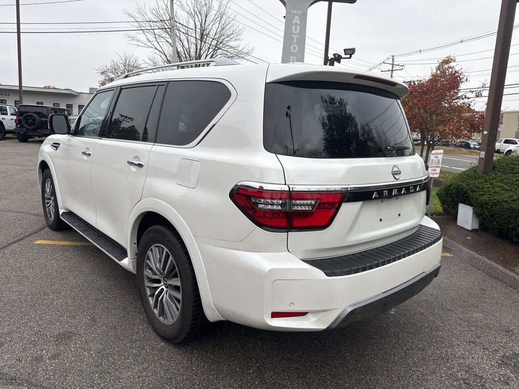 Used 2024 Nissan Armada SL w/ Captain's Chairs Package image 5