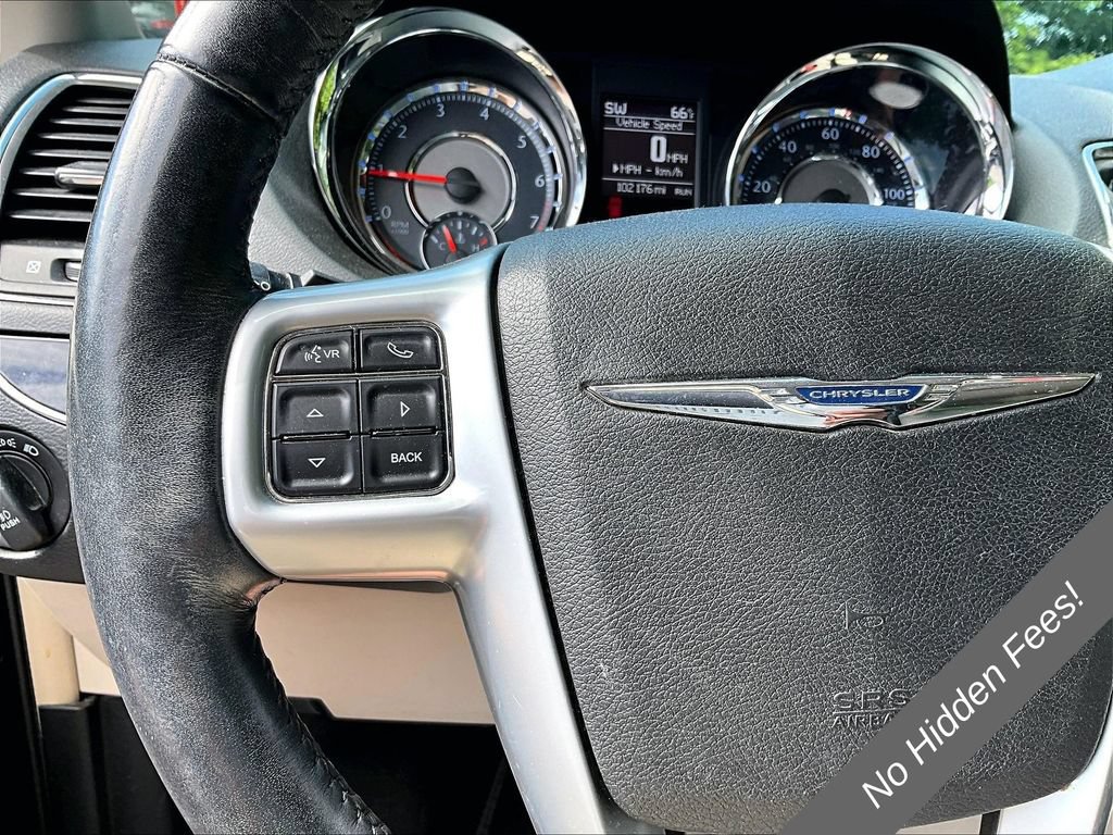 Used 2014 Chrysler Town & Country Touring-L w/ Driver Convenience Group FWD image 14