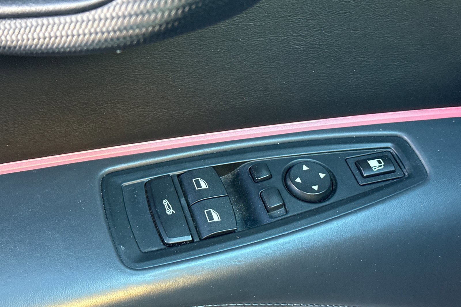 Used 2020 BMW i8 Coupe image 12