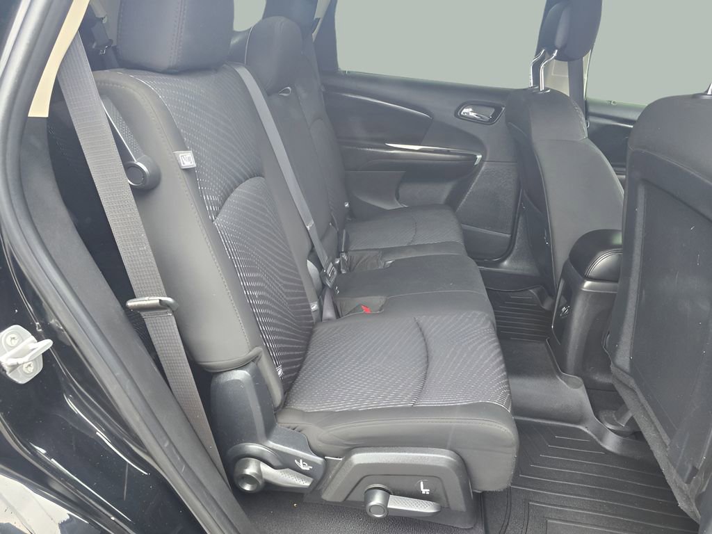 Used 2016 Dodge Journey SXT w/ Comfort/Convenience Group image 17