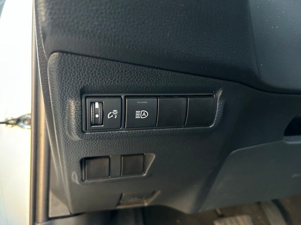 Used 2024 Toyota Corolla Cross LE image 17