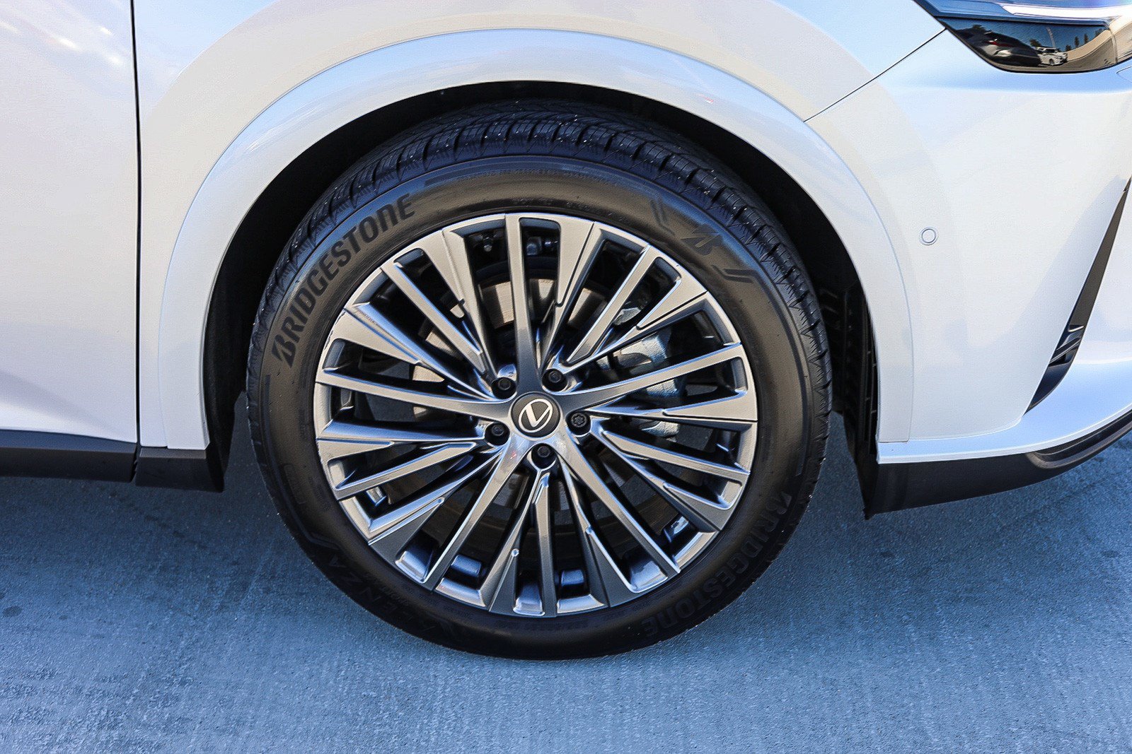 Certified 2026 Lexus RX 450h AWD w/ Convenience Package image 10