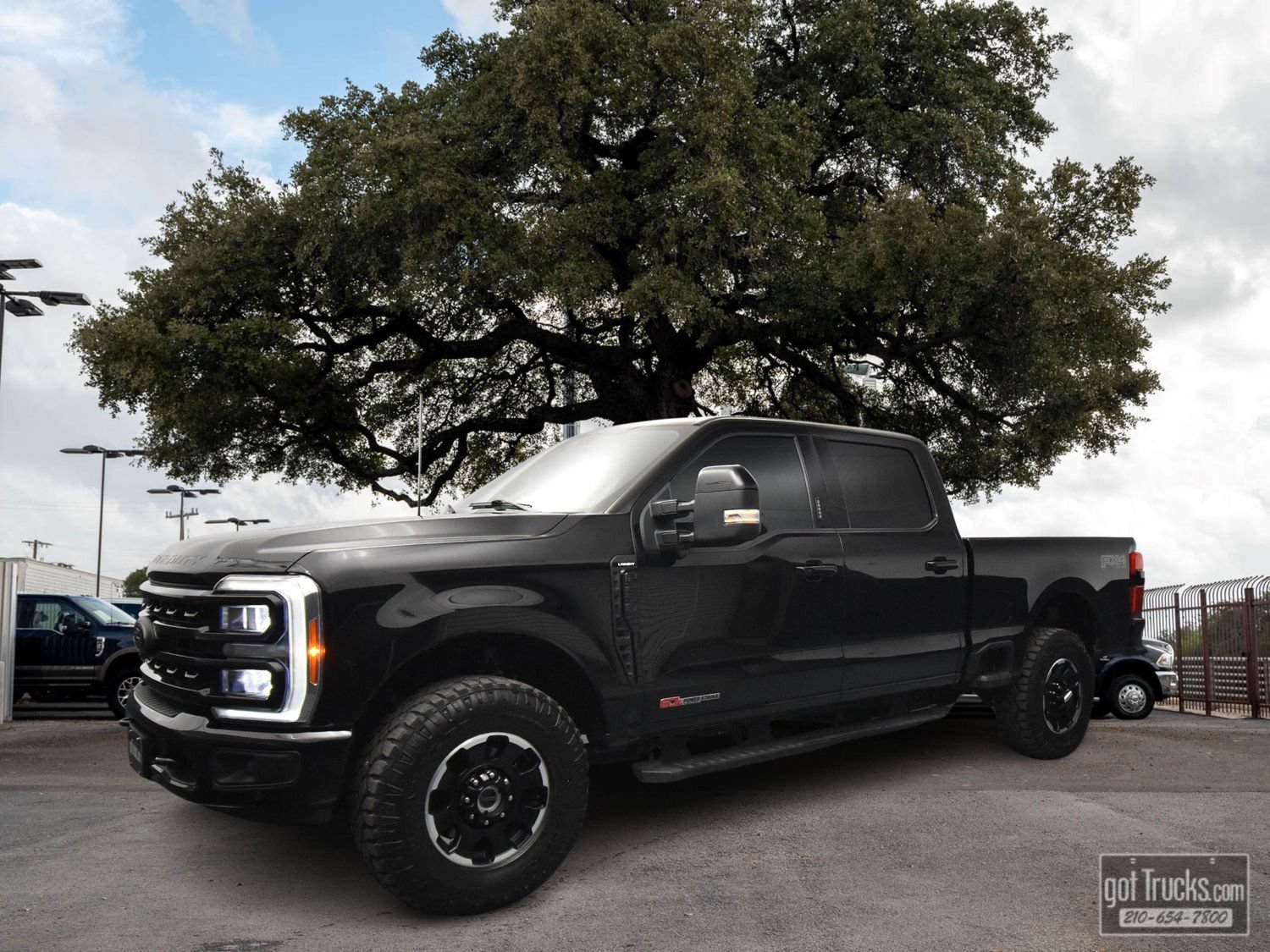 Used 2023 Ford F250 Lariat w/ Lariat Ultimate Package AWD/4WD image 1