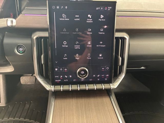 Certified 2025 GMC Acadia Denali AWD/4WD image 21