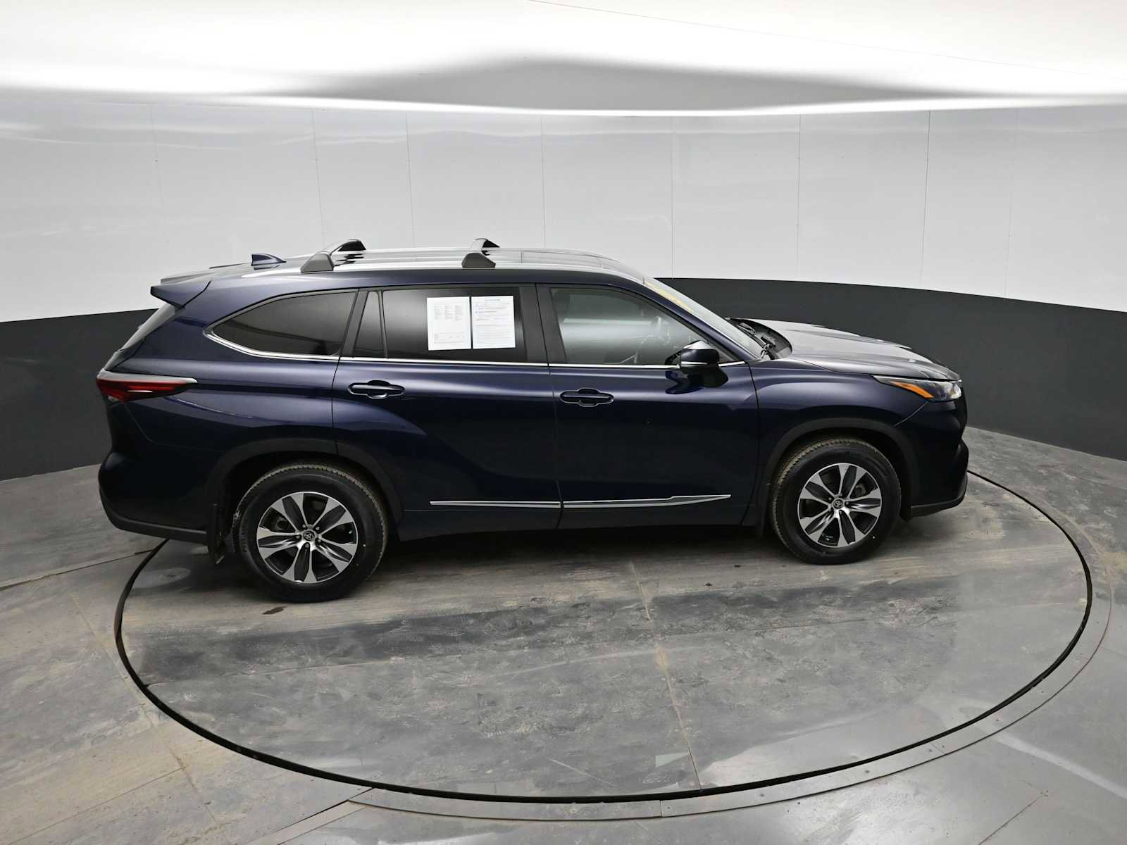 Used 2024 Toyota Highlander XLE image 29