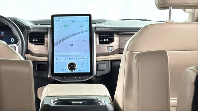 Used 2024 Ford Expedition Limited image 17