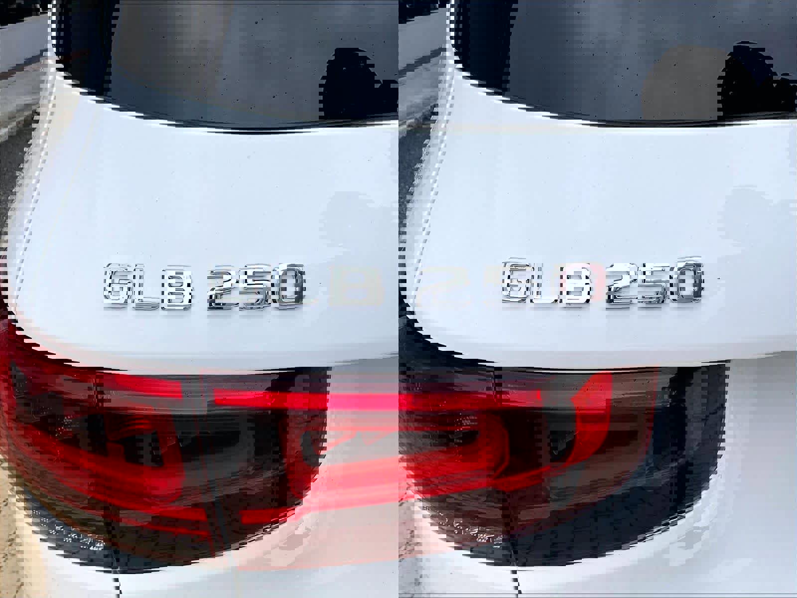 Used 2022 Mercedes-Benz GLB 250 4MATIC image 30