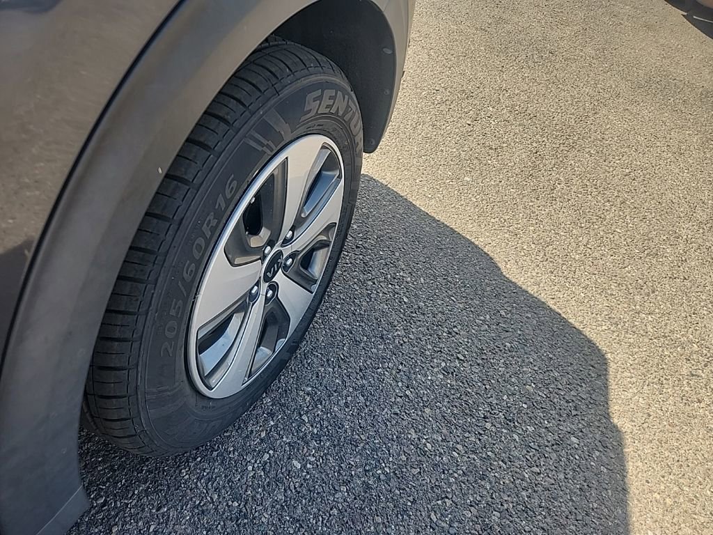 Used 2019 Kia Niro LX FWD image 8