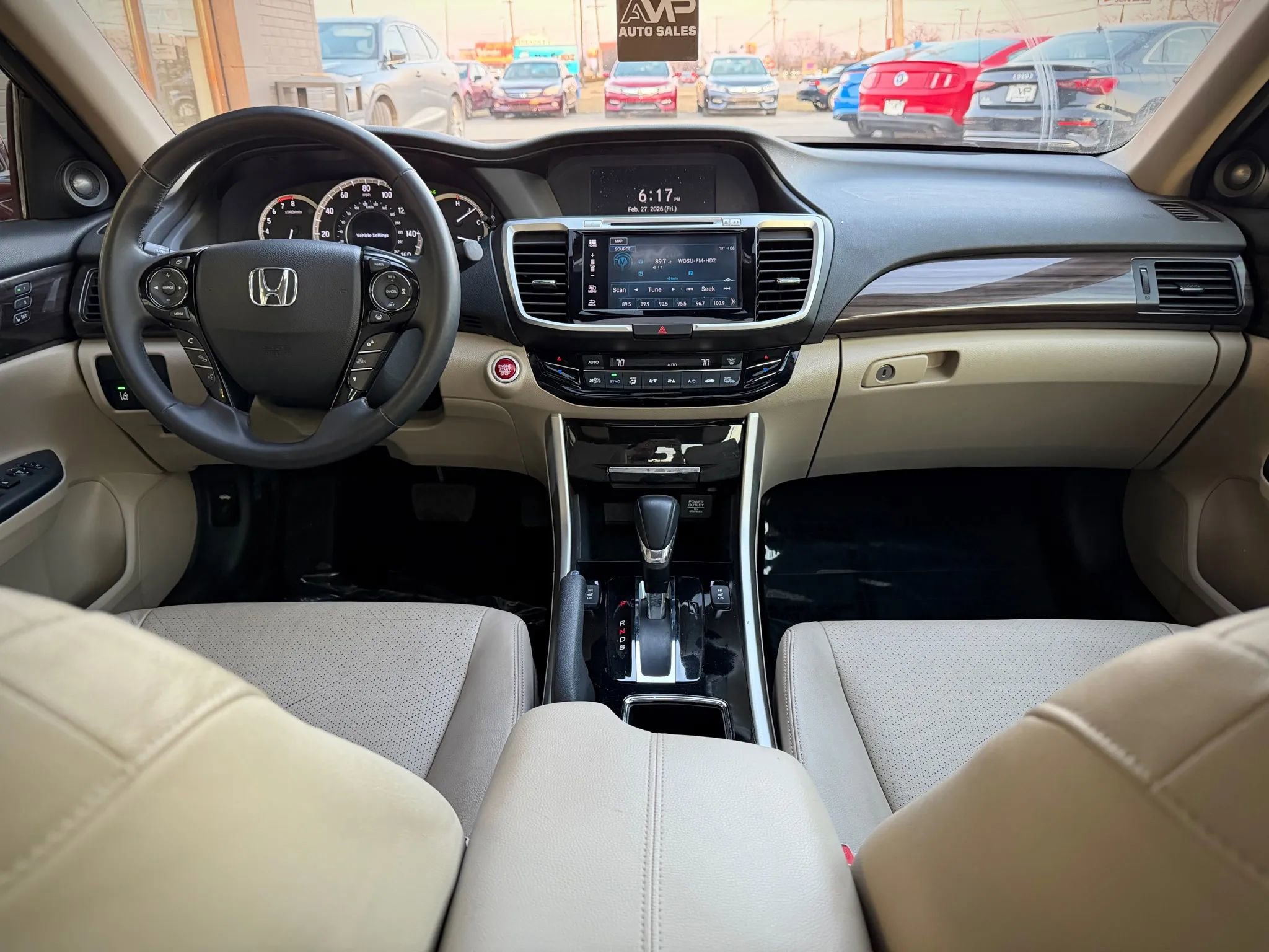 Used 2017 Honda Accord Touring image 11