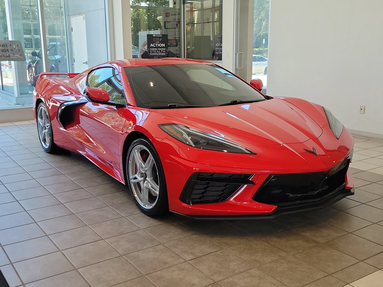 Used 2022 Chevrolet Corvette Stingray Preferred Cpe w/ Z51 Performance Package RWD image 2
