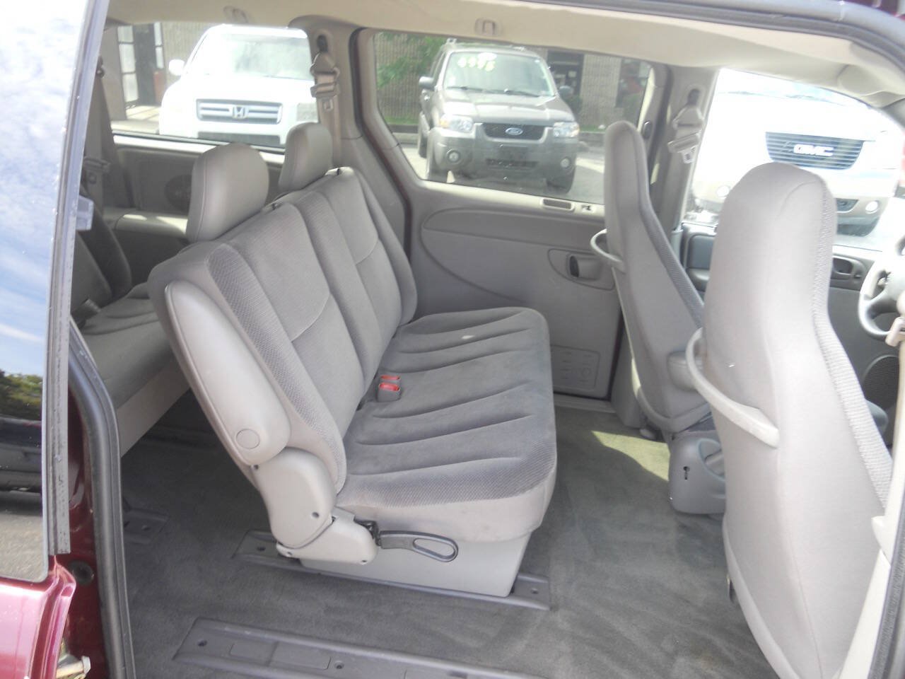 Used 2003 Dodge Grand Caravan SE FWD image 26