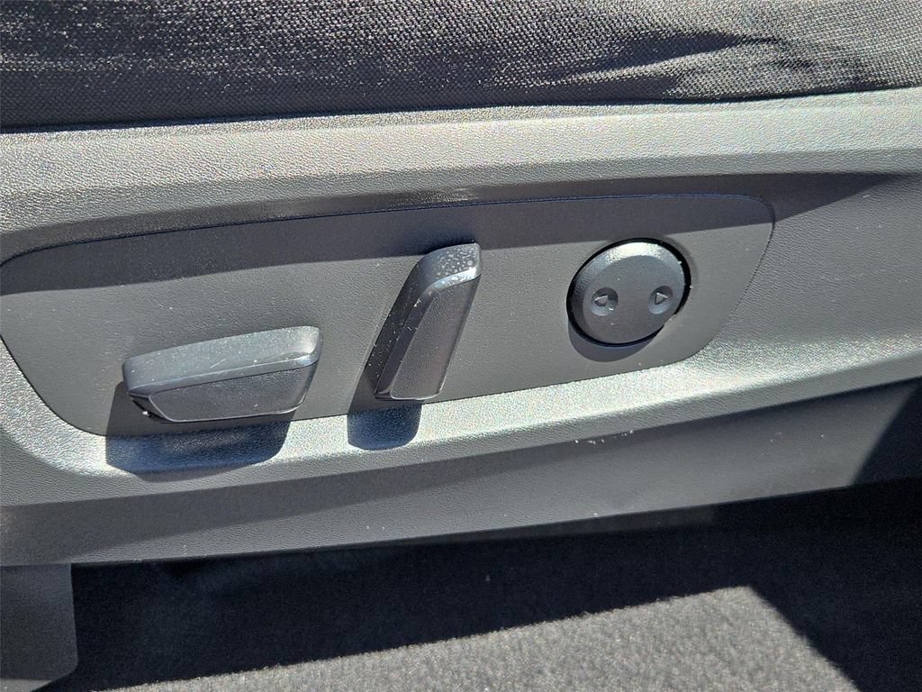 Used 2022 Nissan Pathfinder SV FWD image 39