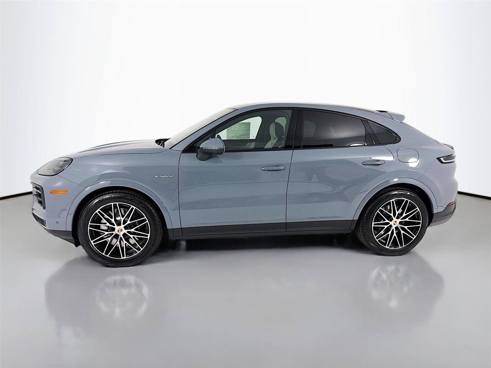 New 2026 Porsche Cayenne Coupe AWD/4WD image 2