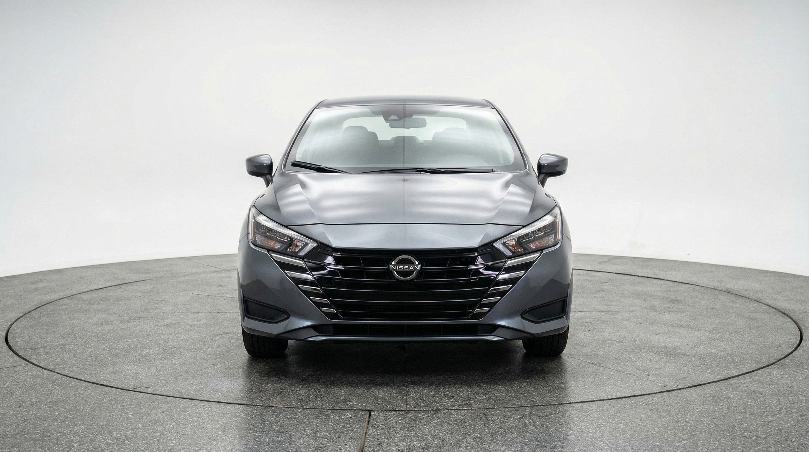 Used 2025 Nissan Versa SV image 2