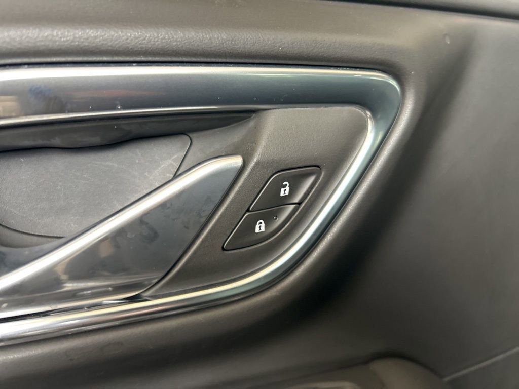 Used 2024 Chevrolet Suburban High Country w/ Advanced Technology Package image 48