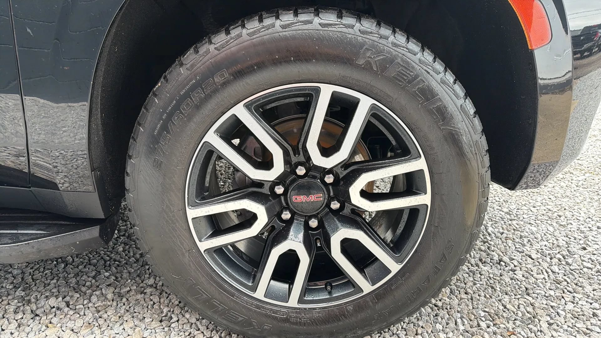Used 2022 GMC Yukon AT4 AWD/4WD image 7