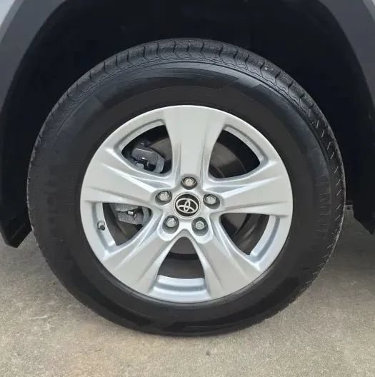 Used 2019 Toyota RAV4 XLE FWD image 47