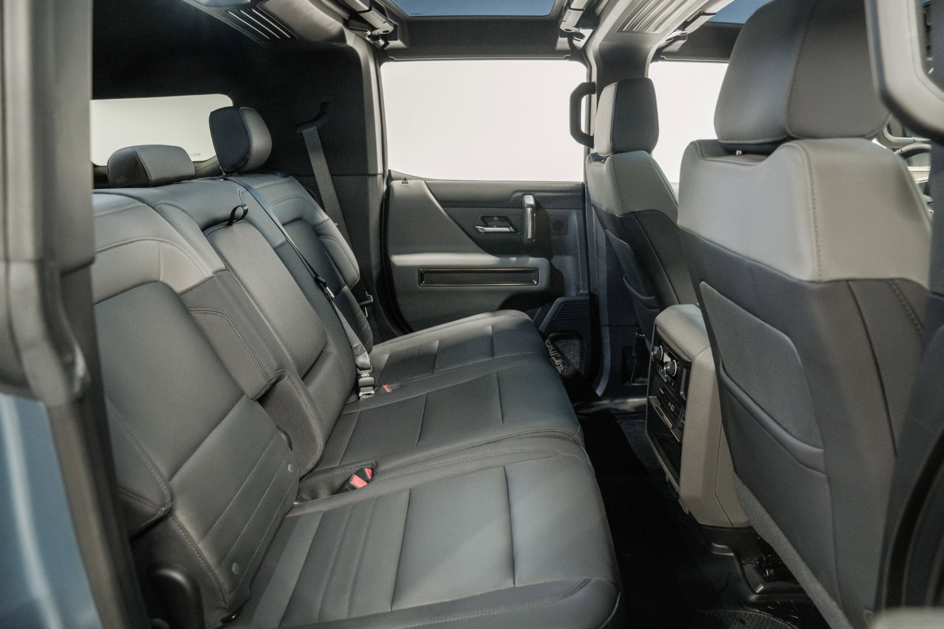 Used 2024 GMC Hummer EV 3X w/ Omega Edition image 27