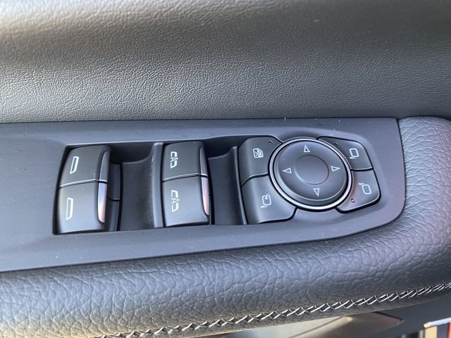 Used 2025 GMC Yukon Denali w/ Advanced Technology Package image 24