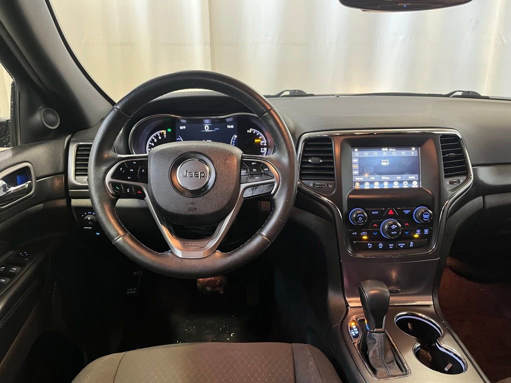 Used 2018 Jeep Grand Cherokee Laredo image 18