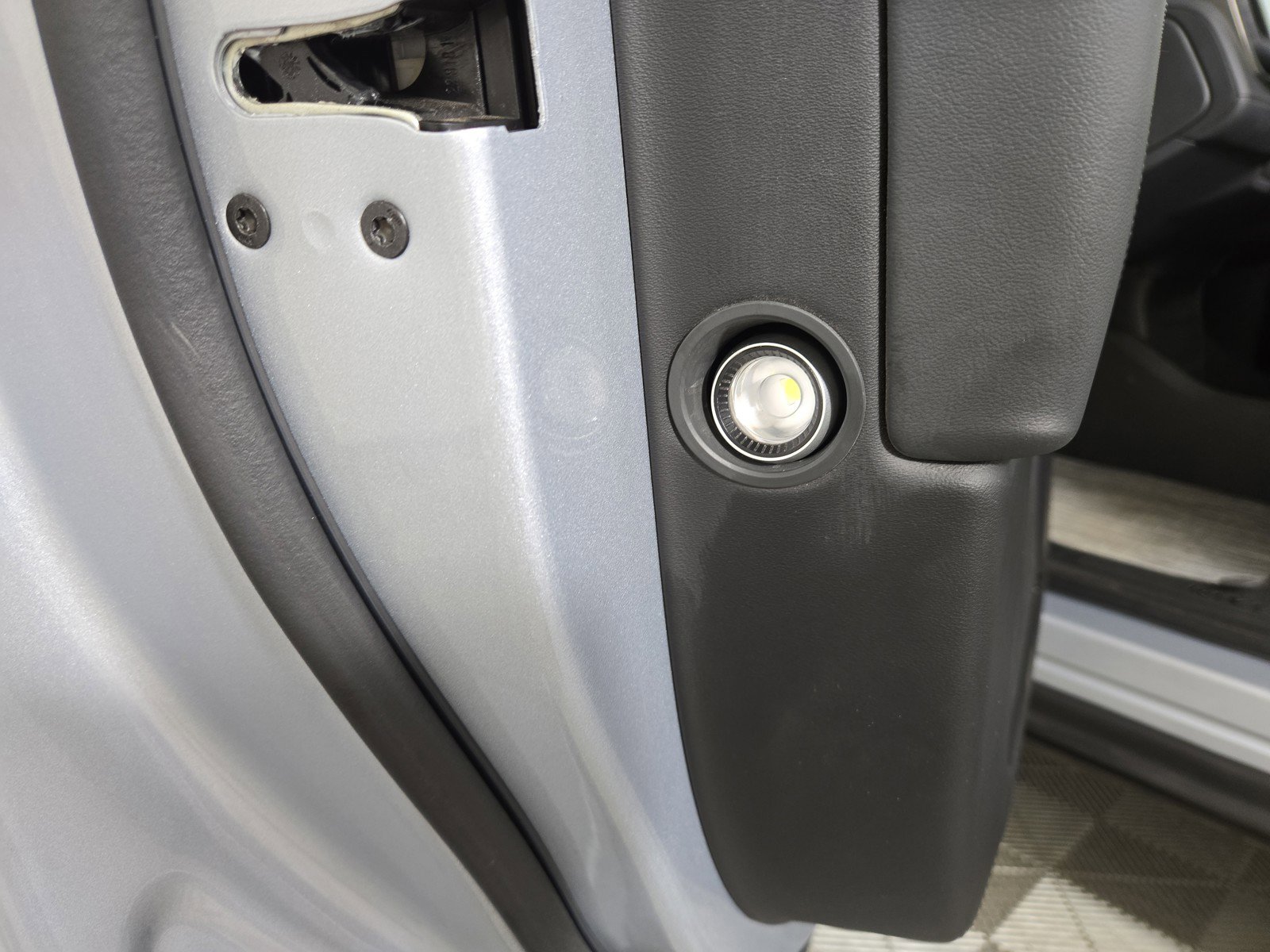 Used 2024 Rivian R1T Adventure AWD/4WD image 30