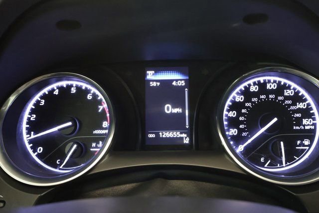 Used 2020 Toyota Camry SE w/ Carpet Mat Package FWD image 17