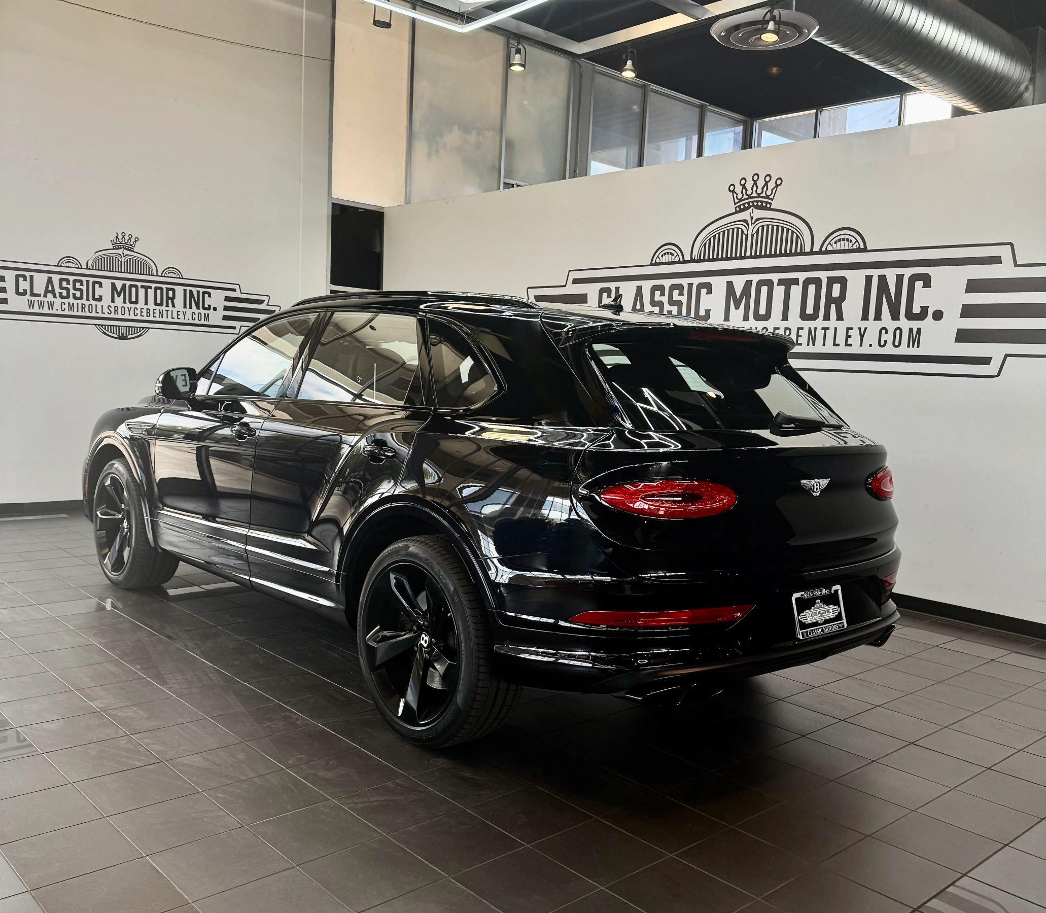 Used 2023 Bentley Bentayga AWD/4WD image 5