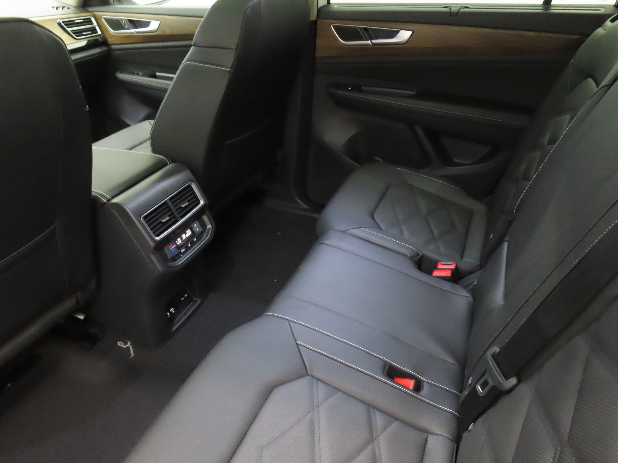 Certified 2026 Volkswagen Atlas SE FWD image 22