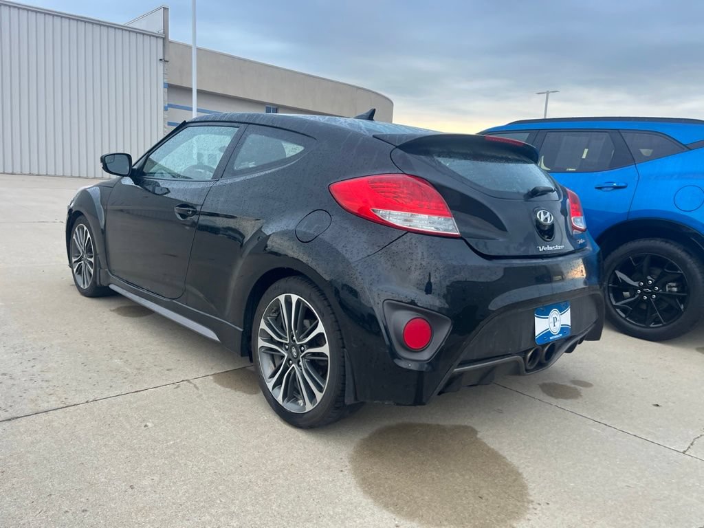 Used 2016 Hyundai Veloster Turbo FWD image 3