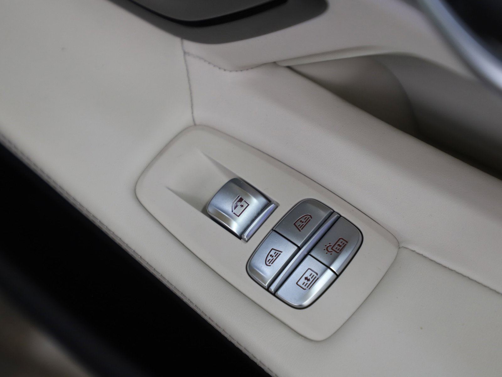 Used 2020 BMW 750i xDrive w/ Executive Package image 15