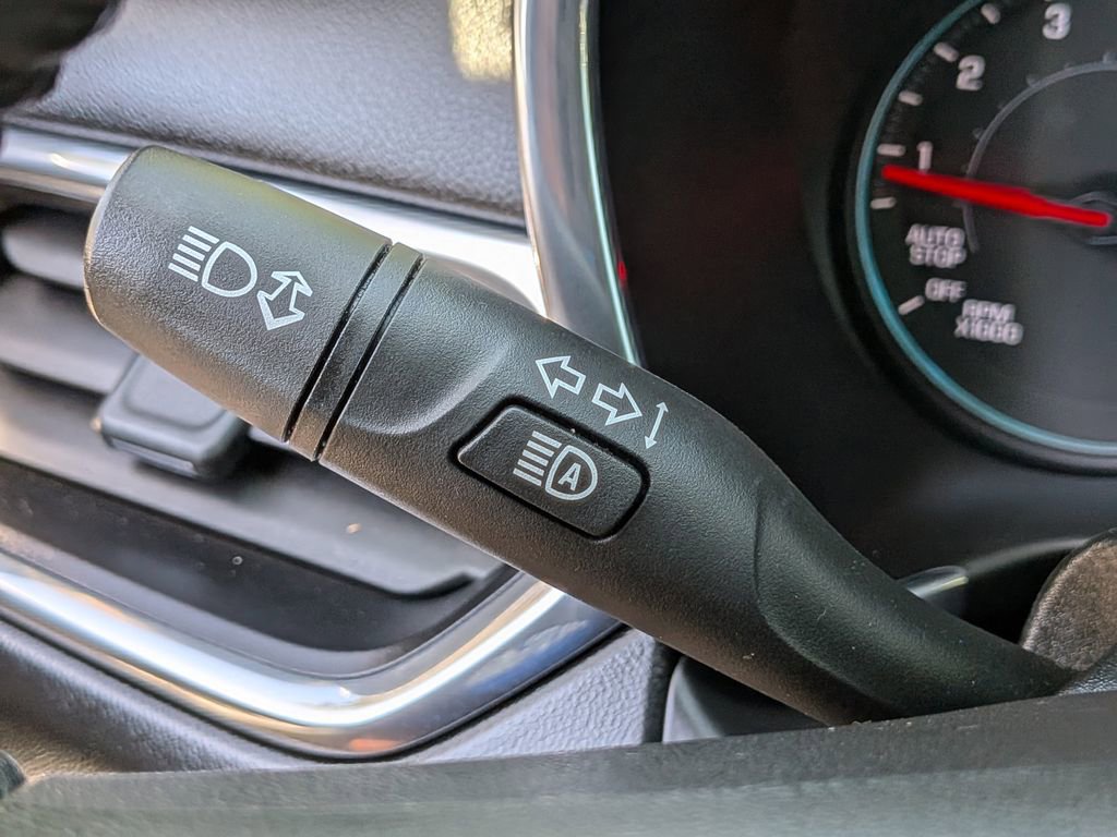 Used 2020 Chevrolet Equinox LT image 28