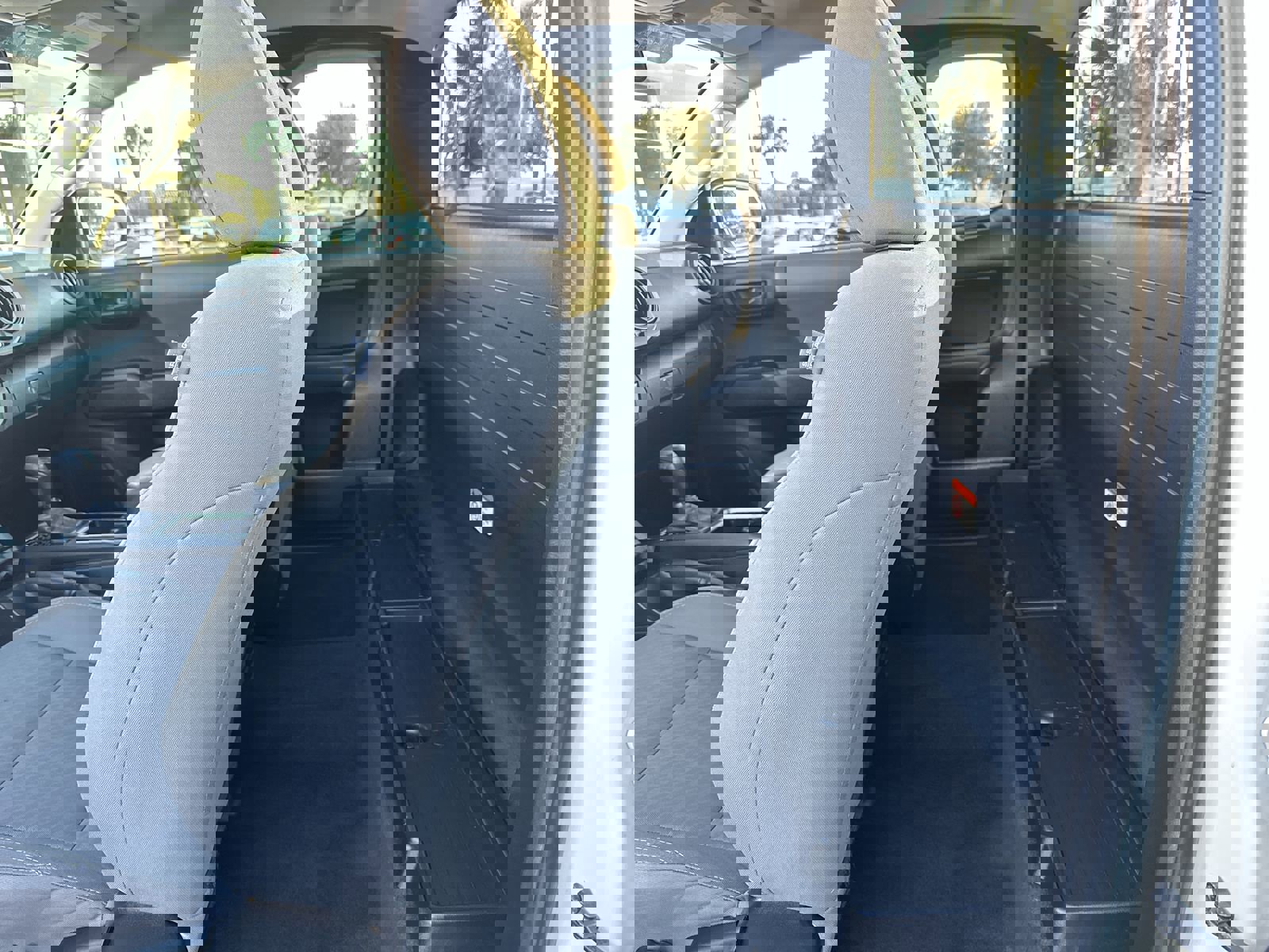 Used 2022 Toyota Tacoma SR image 31