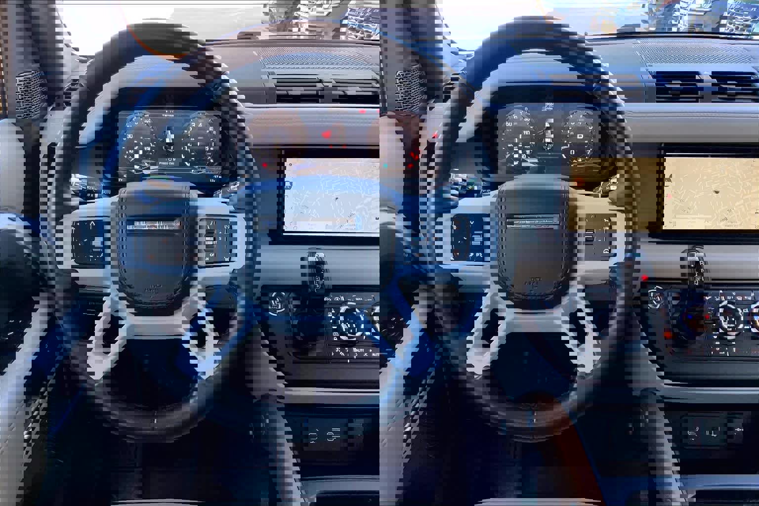 Used 2020 Land Rover Defender 110 SE image 5