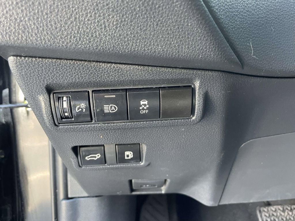 Used 2024 Toyota Corolla Cross XSE w/ Convenience Package AWD/4WD image 28