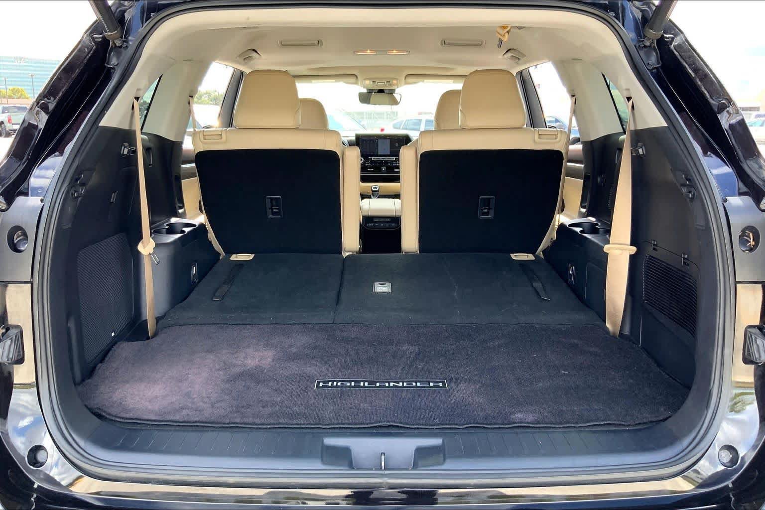 Used 2020 Toyota Highlander Limited FWD image 34