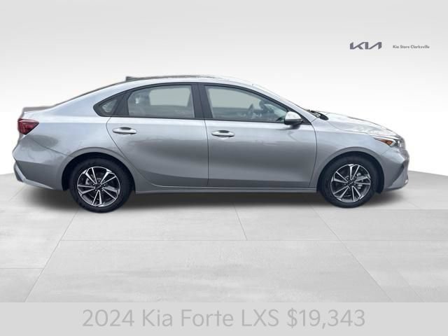 Certified 2024 Kia Forte LXS FWD image 9