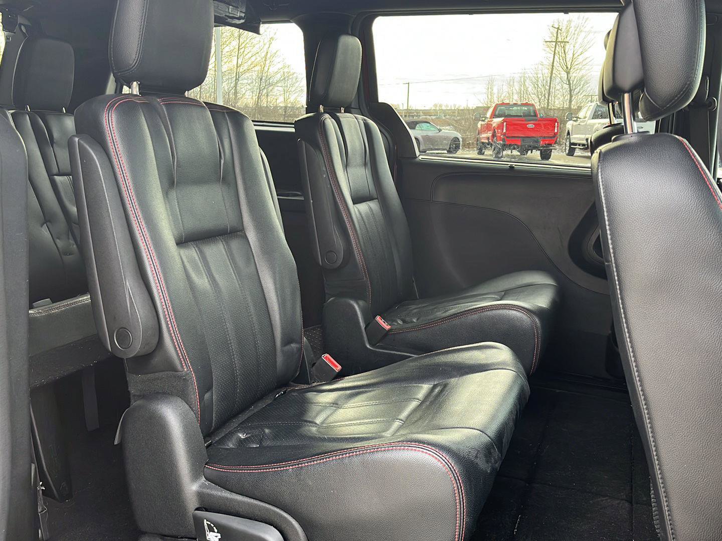 Used 2018 Dodge Grand Caravan GT image 21