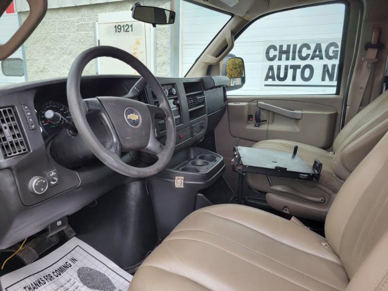 Used 2016 Chevrolet Express 2500 image 16